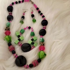 Vantage Necklace set